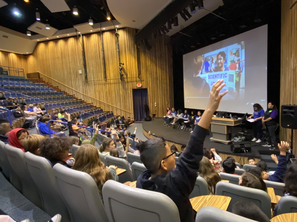 MMarzan5's tweet photo. @HarperCollege thank you for getting our 5th graders thinking about their futures! #59SaltCreek https://t.co/gK31Q6ZTjO