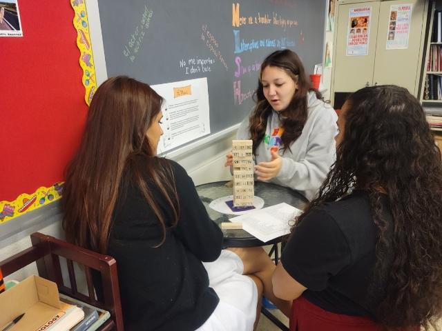 ConnerHigh's tweet photo. students in Spanish 3 and NKU 101 played fun review games for their test next week. https://t.co/aOsEwwfcC8