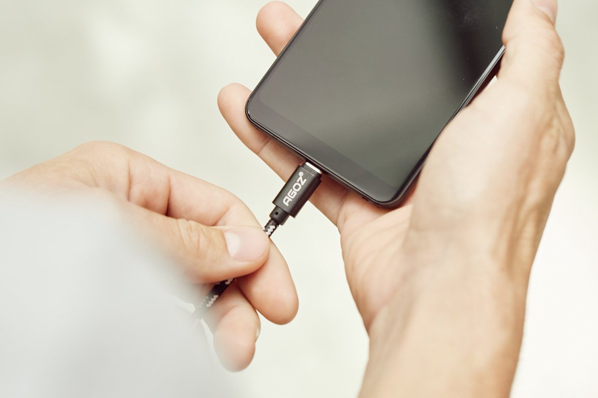 agoztech's tweet image. Did somebody say durable, fast charging, and bendable?

The Agoz Micro USB Cable is all that and more! Made with premium quality materials, this cable is built to last.

Check it out now!
agoztech.com/products/heavy…
 #quality #micro #microcable #b2b