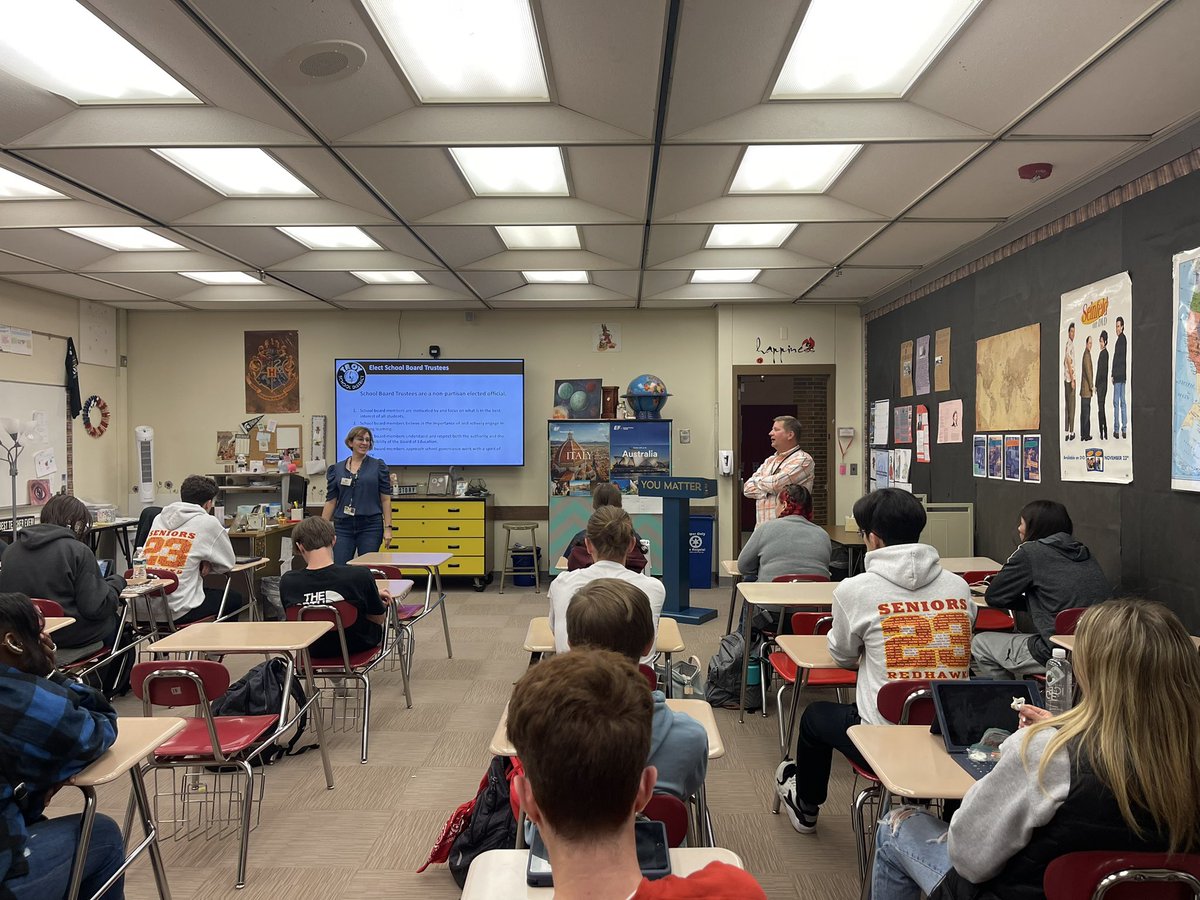ms_feeley_'s tweet photo. A HUGE thank you to the @troyschools board members Dr. Wilson @onesoulmanyhats and Mr. Schmidt @KarlSchmidtTSD for spending their day at Athens talking to Government students about local government, elections, and the purpose of the school board! https://t.co/VPJz0VxVJ4