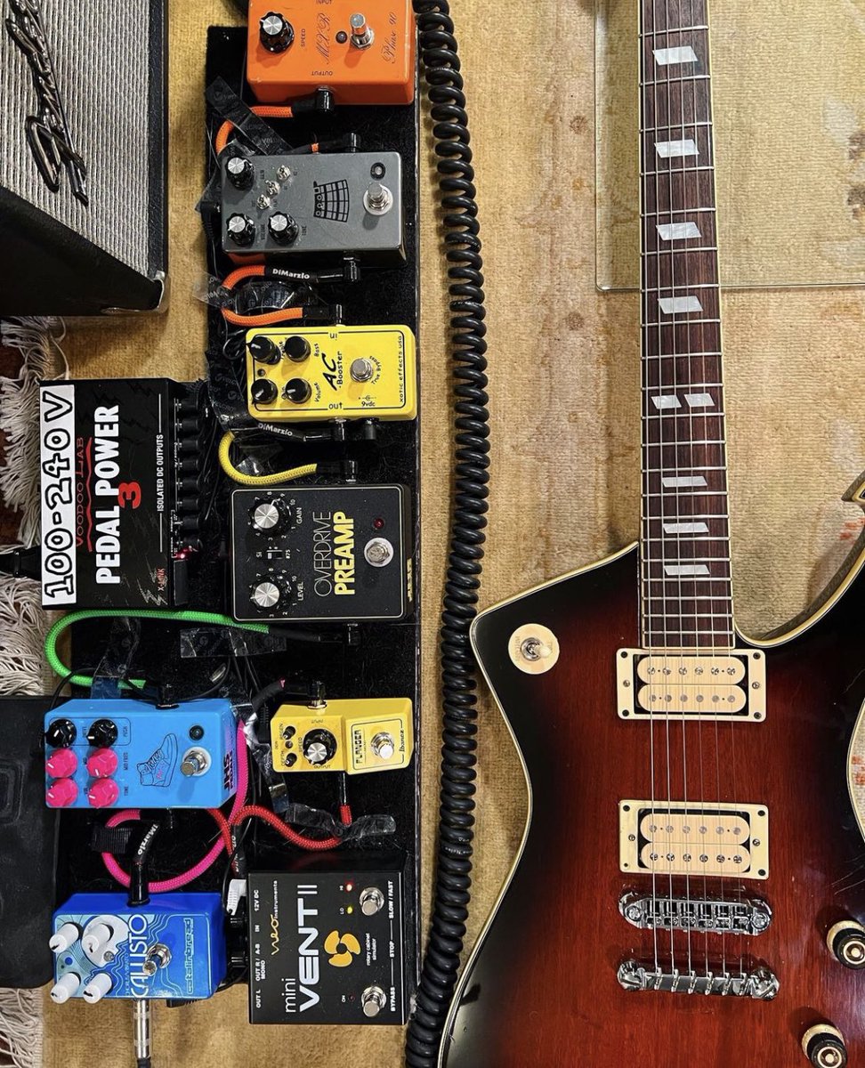 Voodoo_Lab's tweet photo. @paulgilbert_official is rocking the new Pedal Power 3! #poweredbyvoodoo #voodoolab #geartalk #gearnerds #gearpassion #pedalboard #pedalpower #cleantone #ibanez #jhs #catalinbread #mxrpedals #ventpedal #neoinstruments #xoticeffects https://t.co/iiGGY6Cwbk