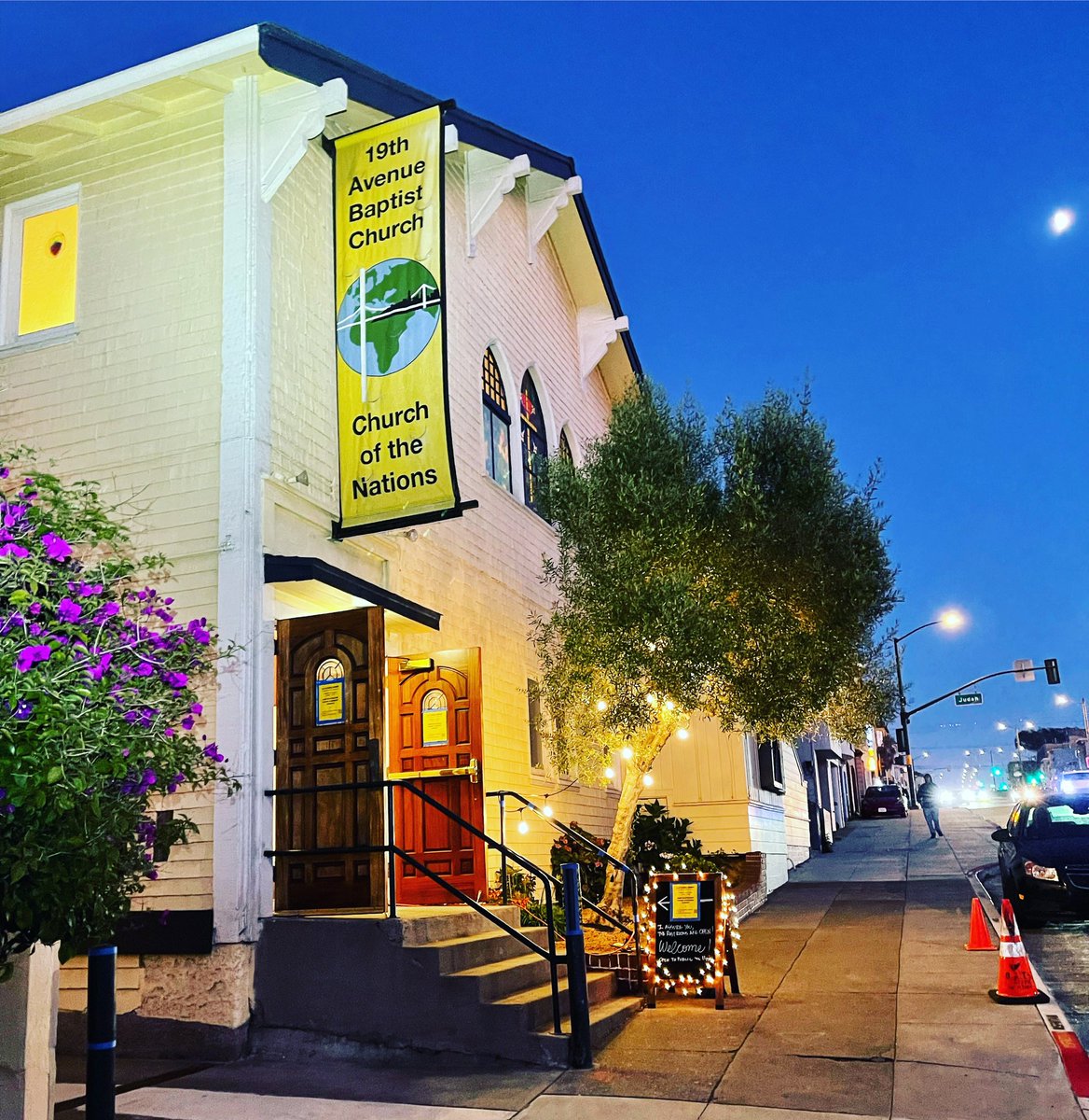 NABChurch's tweet photo. Hardly Strictly Bluegrass is FREE and so are our RESTROOMS and WiFi!

Extended hours: 
Fri 12p-8p, Sat/Sun 10a-8p,
1370-19th Ave at Judah
Look for the yellow banner  @HSBFest #hsb2022 #HSBFest #hardlystrictlybluegrass2022 #GGP #hardlystrictlybluegrass #freerestrooms #NABChurch https://t.co/QzUIXAsvgD