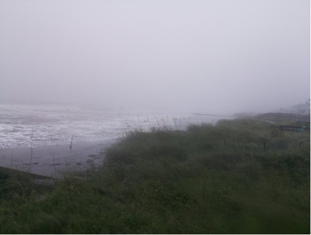 The WebCOOS network is picking up timely video around the Carolina coast today.  Visit webcoos.org for cameras in the vicinity of Hurricane Ian (and check your local NWS for the latest information and stay alert. Find them at weather.gov/socialmedia)