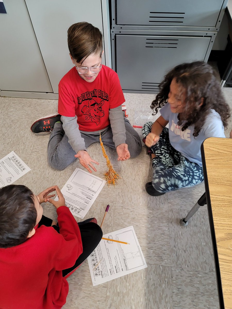 BrookhavenBulls's tweet photo. Fourth grade having fun with Fall STEM activities! https://t.co/N6ZXMrGqqP