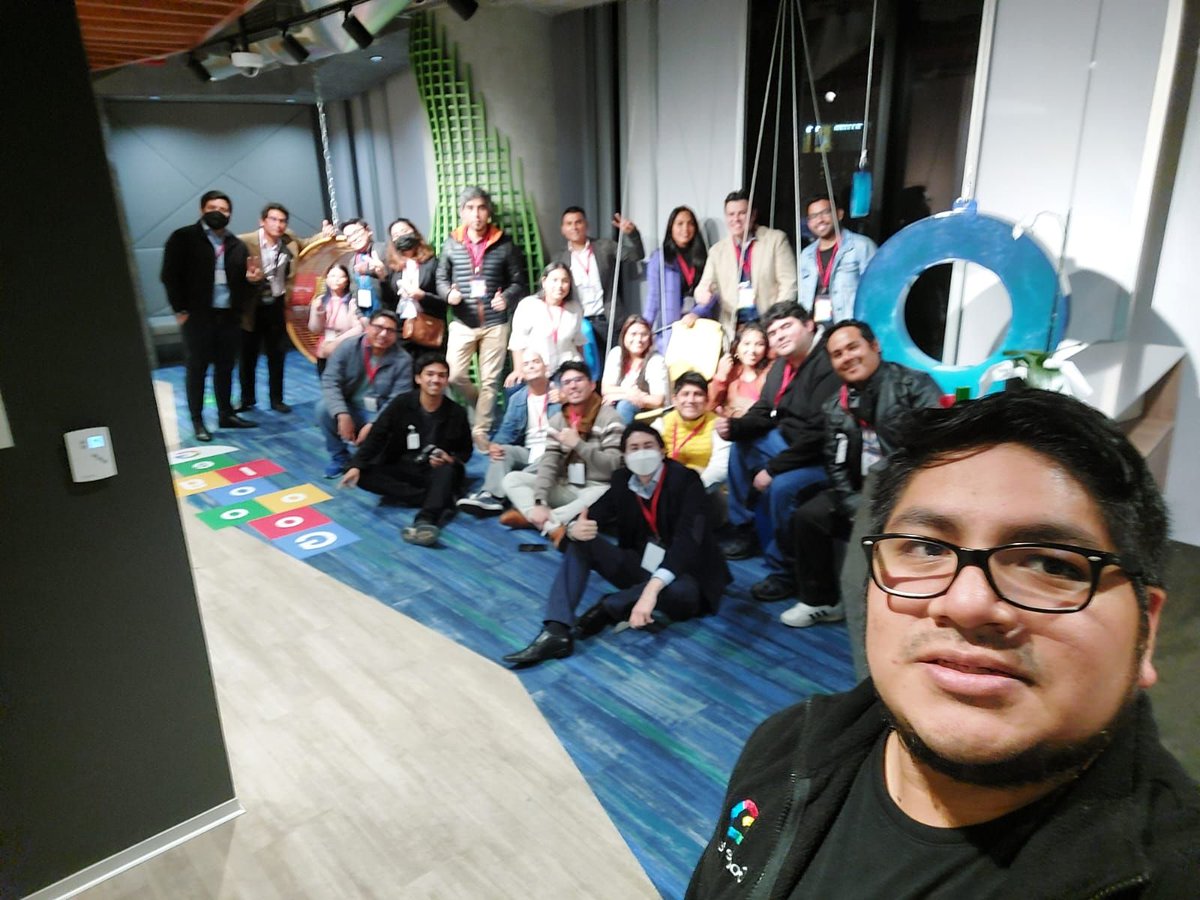 Ayer tuvimos una reunión en las oficinas de <a href="/GooglePeru/">Google Perú</a> para la Comunidad de #googlecrowdsource Perú #TeamChullo

Agradecemos a nuestra CM @meliengoogle porsu esfuerzo en realizar este evento y al googler <a href="/SoloPedrito/">Pedro Querebalú</a> por su presentación y amable hospitalidad💫#google #googleperu