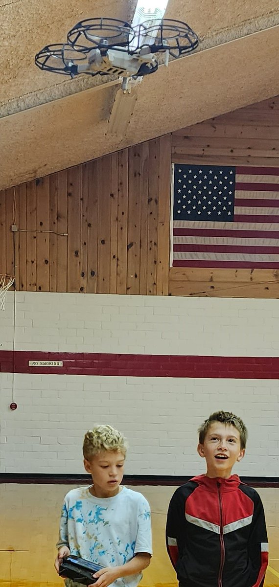 GocoIfs's tweet photo. LaGrange students used their computer science skills to program drones and robots! Special thanks to parent volunteer Mrs. Evans! So very cool! #GoGOCO #edtech #CSforAll https://t.co/R9UMRq0z0C