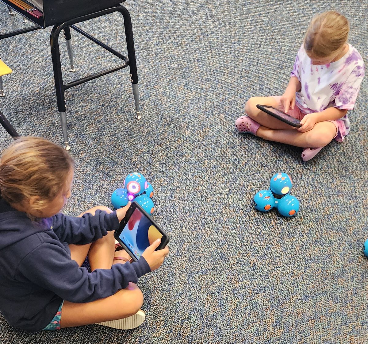 GocoIfs's tweet photo. LaGrange students used their computer science skills to program drones and robots! Special thanks to parent volunteer Mrs. Evans! So very cool! #GoGOCO #edtech #CSforAll https://t.co/R9UMRq0z0C