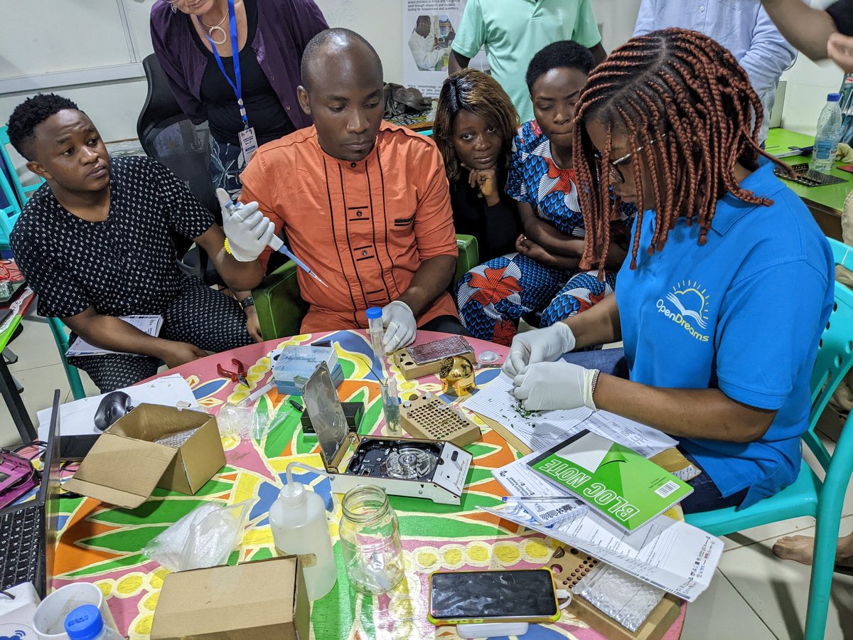 MelvisNyaah's tweet photo. #AfricaOSH22  
Day 2 
Workshop on global  loop-mediated isothermal amplification (qLAMP) by @FranQuero95  @lpiparis  a technique that amplifies DNA with high specificity, efficiency and rapidity under isothermal condition.

@LabMboa @GOSHCommunity
@AfricaOSH @cedbcam https://t.co/DRLitd1GP9