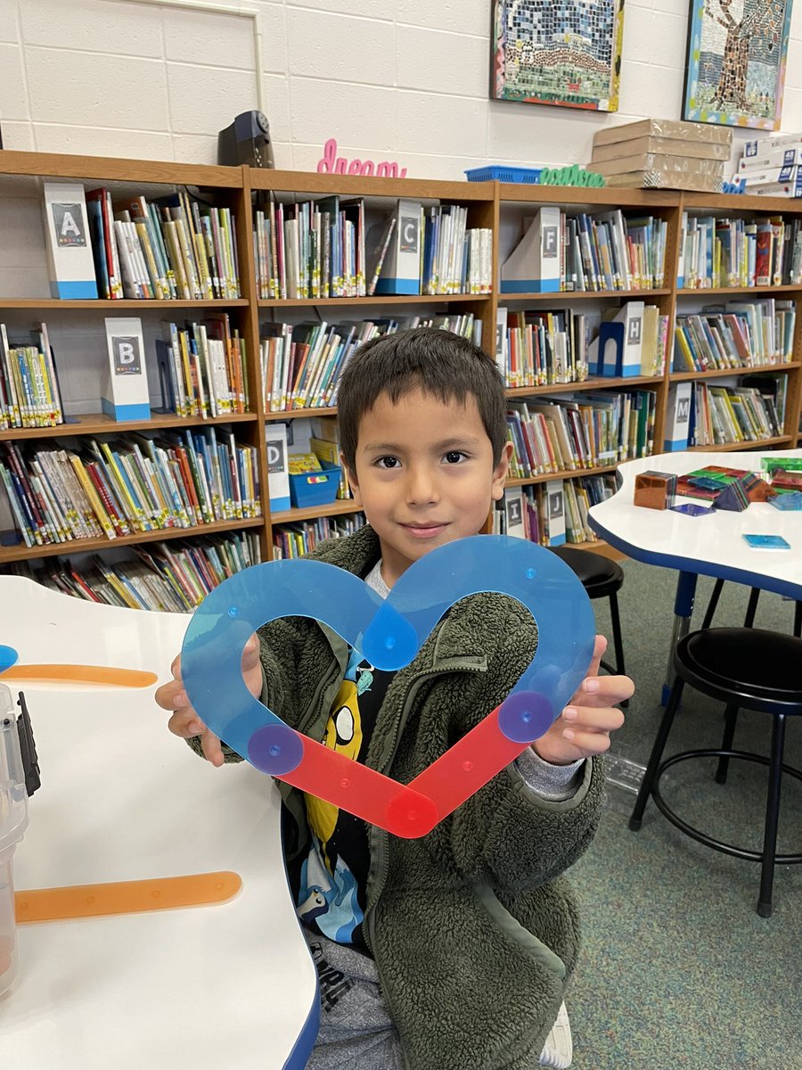 MrsLibraryMedia's tweet photo. We love Macdonough school! ❤️@macdschool @Martinomacd #mpslms #kindercreativity https://t.co/BvmhHxT8oD