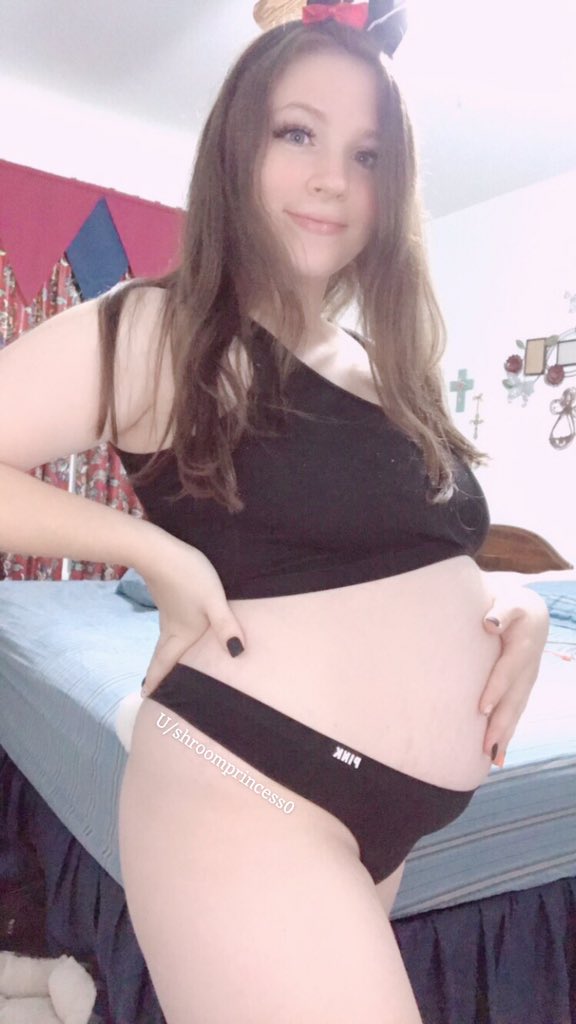 bellyprincessxx's tweet photo. Am I a cute pregnant bunny??🐰 https://t.co/LVhdWhSDAR