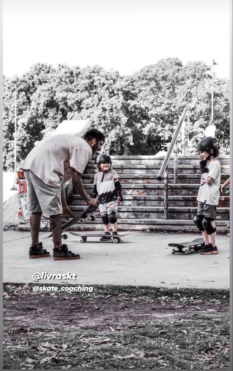 AutinoGotte's tweet photo. #Sobrineando #HermanitosMacana
#AguanteElSkate
#ConElProfesor https://t.co/b7MZvjzXTU
