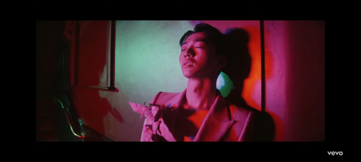 geonbaeee's tweet photo. was watching sam smith unholy mv that just released and i think i spotted shax dojin (yuri park) https://t.co/nc9PN4YEi0