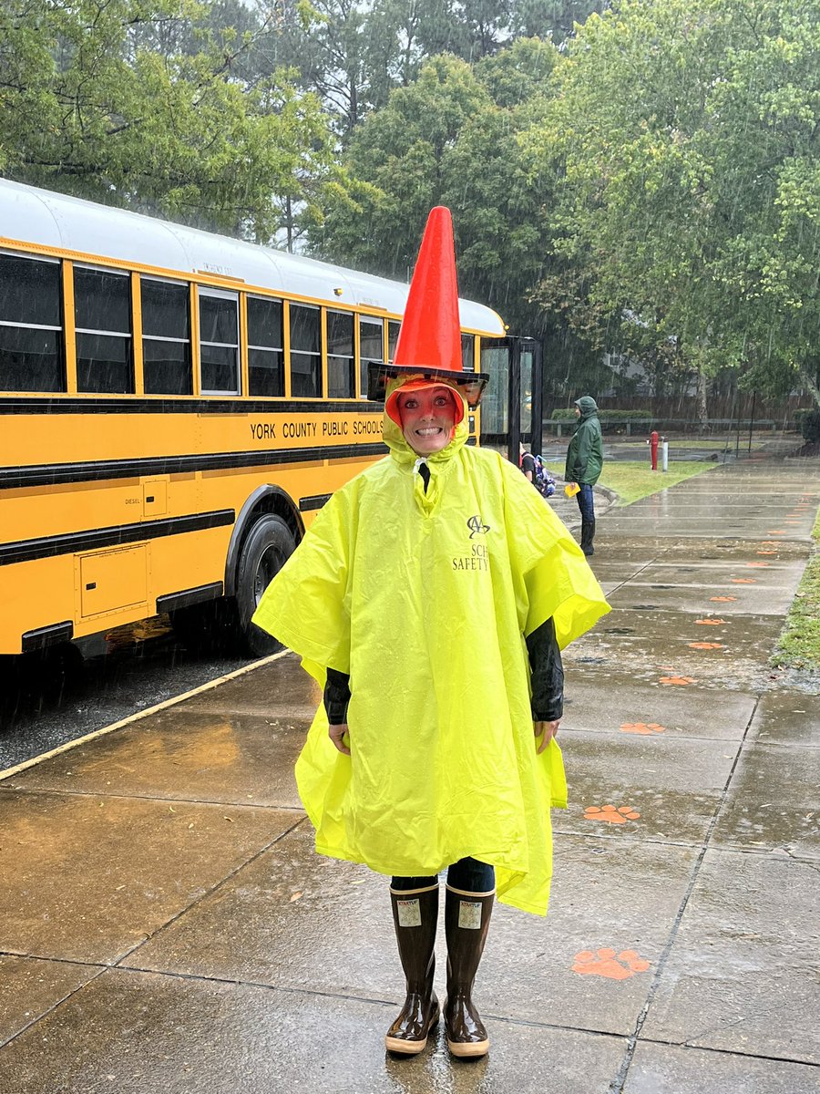 KayBannon's tweet image. Never a dull moment with @BreeAMcCarthy present. Rainy day dismissal.