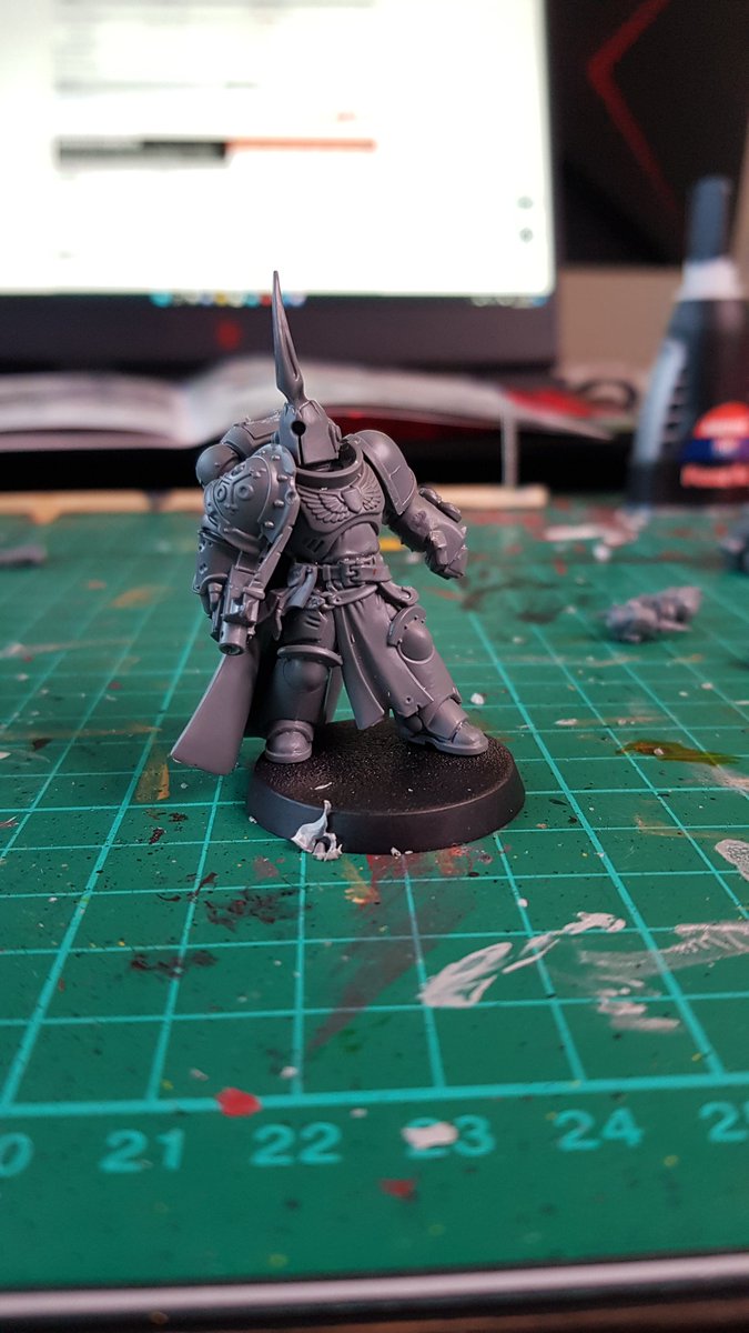 Going to kitbash Plague Marines with Black Templar Crusaders. Gotta say I like where this is going...😈
This will be my new Intercessor #killteam

Let's hope the paint scheme I have in mind works... 

#WarhammerCommunity #warhammer #warhammer40000 #warhammer40k #minipainting