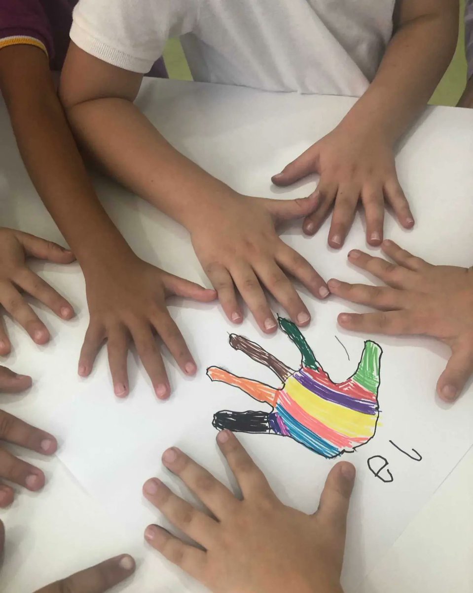 UOCalli's tweet photo. E ve L sesi birleşti el oldu.Haydi şimdi bütün eller havaya. 🙏🏻😍👋🏻 #UğurluOlmak https://t.co/d0mhuv0Gjd