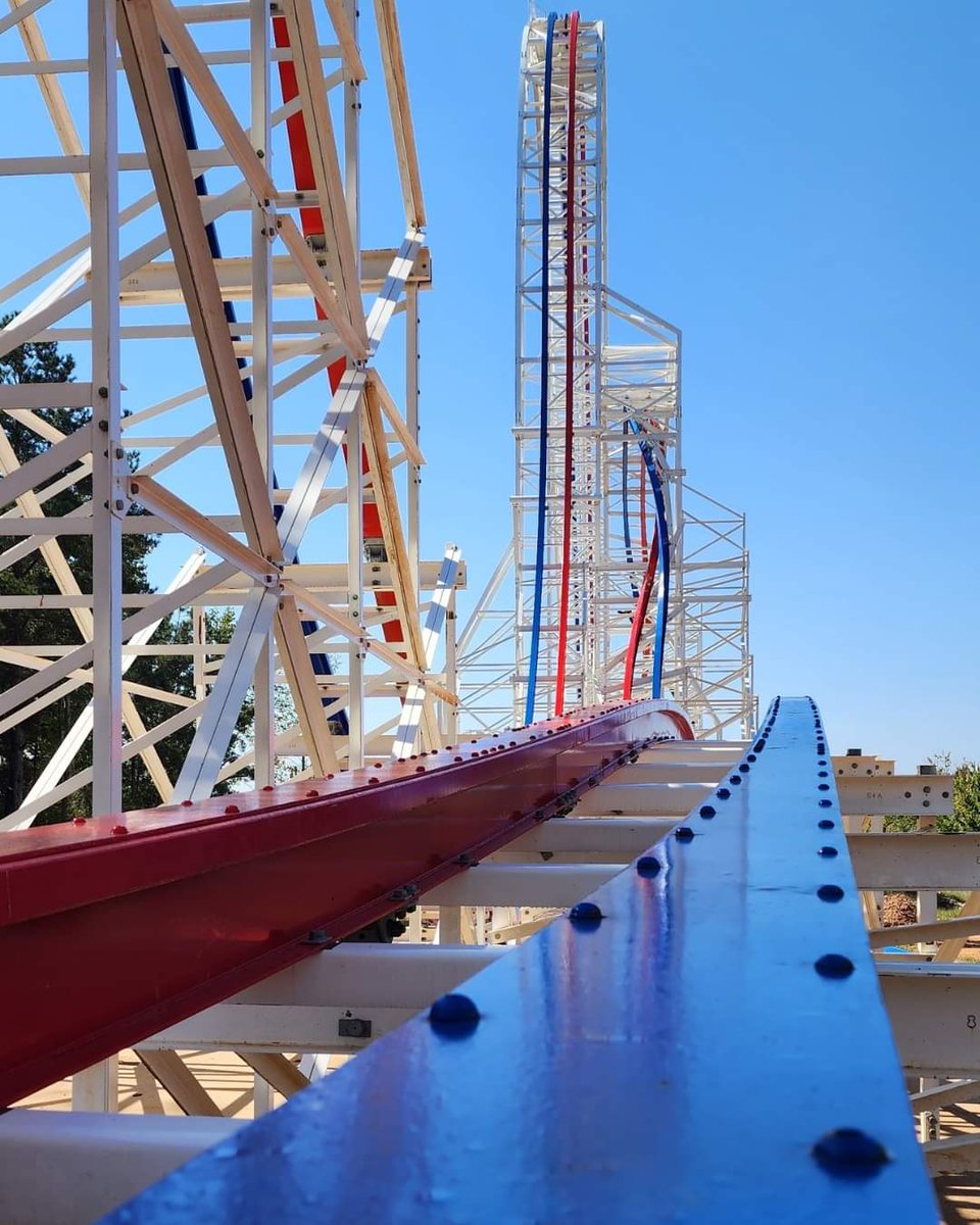 FunSpotAmerica's tweet image. It's ArieForce One Friday! Just imagine yourself on the train as you ride past this spectacular view of the drop and you realize you haven't even experienced all of our one-of-a-kind elements yet!

#funspotamerica #funspotatlanta #rmc #FindYourFun