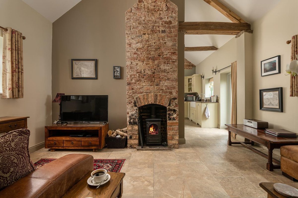 AccessibleHols1's tweet photo. New! The Irishman's Cottage at 5* Gold @dovecotebarns near #York is rated M3A by @VisitEngland with ramp access and en-suite wet-room. Guests can hire 'The Long Hall' when booking all four 5* cottages as a group. Christmas availability! #wheelchairaccess  
https://t.co/eX62yHeSE9 https://t.co/HRowoTjPzl