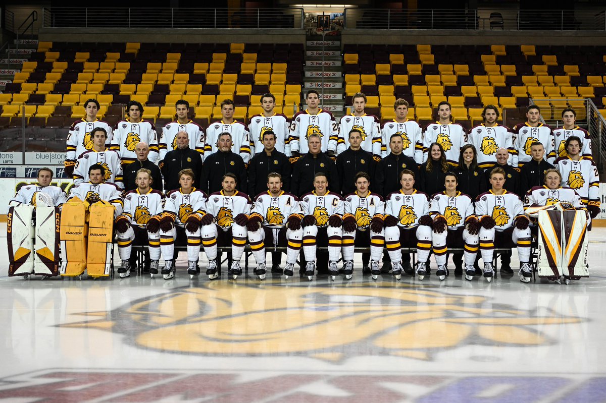 ONE DAY TILL PUCK DROP!

ONE team
ONE family
ONE goal

#BulldogCountry