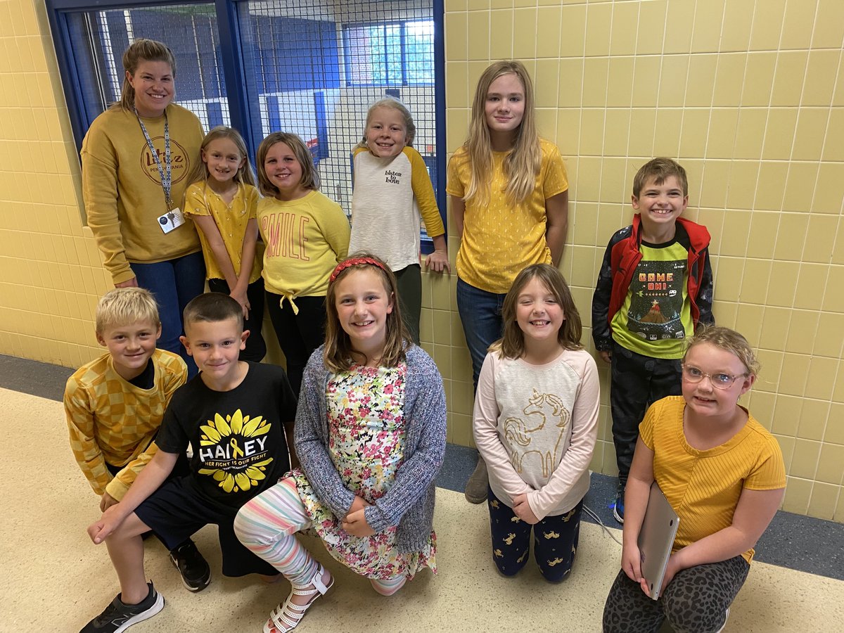 WarwickPR's tweet photo. Gold Out Pt. 4! https://t.co/WV5HyHONBE