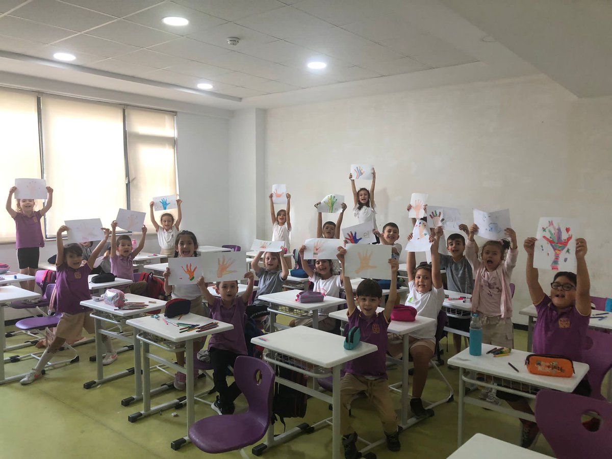UOCalli's tweet photo. E ve L sesi birleşti el oldu.Haydi şimdi bütün eller havaya. 🙏🏻😍👋🏻 #UğurluOlmak https://t.co/d1FRHppidl