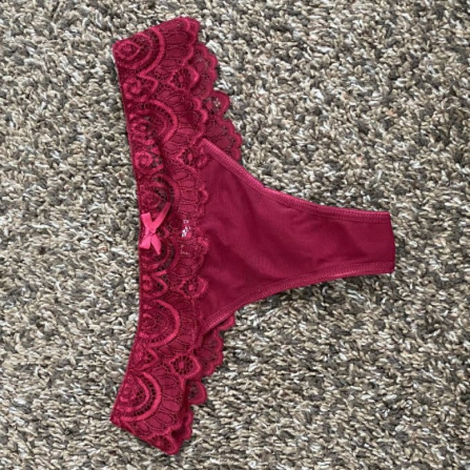 Ariana Marie Red Thong by @MsArianaMarie https://t.co/3NjbDIUeq2 Find it on #ManyVids! https://t.co/