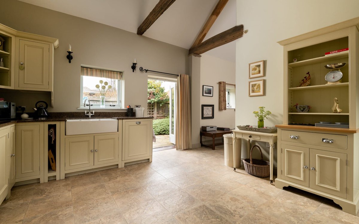 AccessibleHols1's tweet photo. New! The Irishman's Cottage at 5* Gold @dovecotebarns near #York is rated M3A by @VisitEngland with ramp access and en-suite wet-room. Guests can hire 'The Long Hall' when booking all four 5* cottages as a group. Christmas availability! #wheelchairaccess  
https://t.co/eX62yHeSE9 https://t.co/HRowoTjPzl