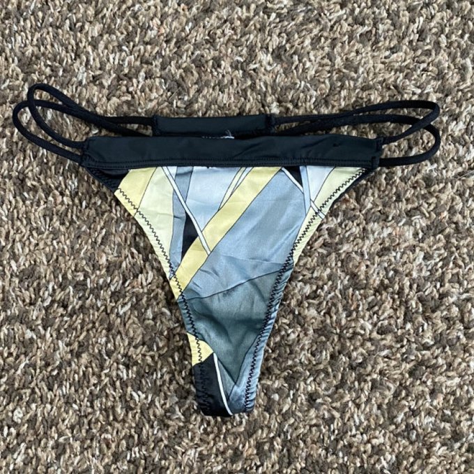 Ariana Marie Thong by @MsArianaMarie https://t.co/gyFLWOIIBn Find it on #ManyVids! https://t.co/ZpBp