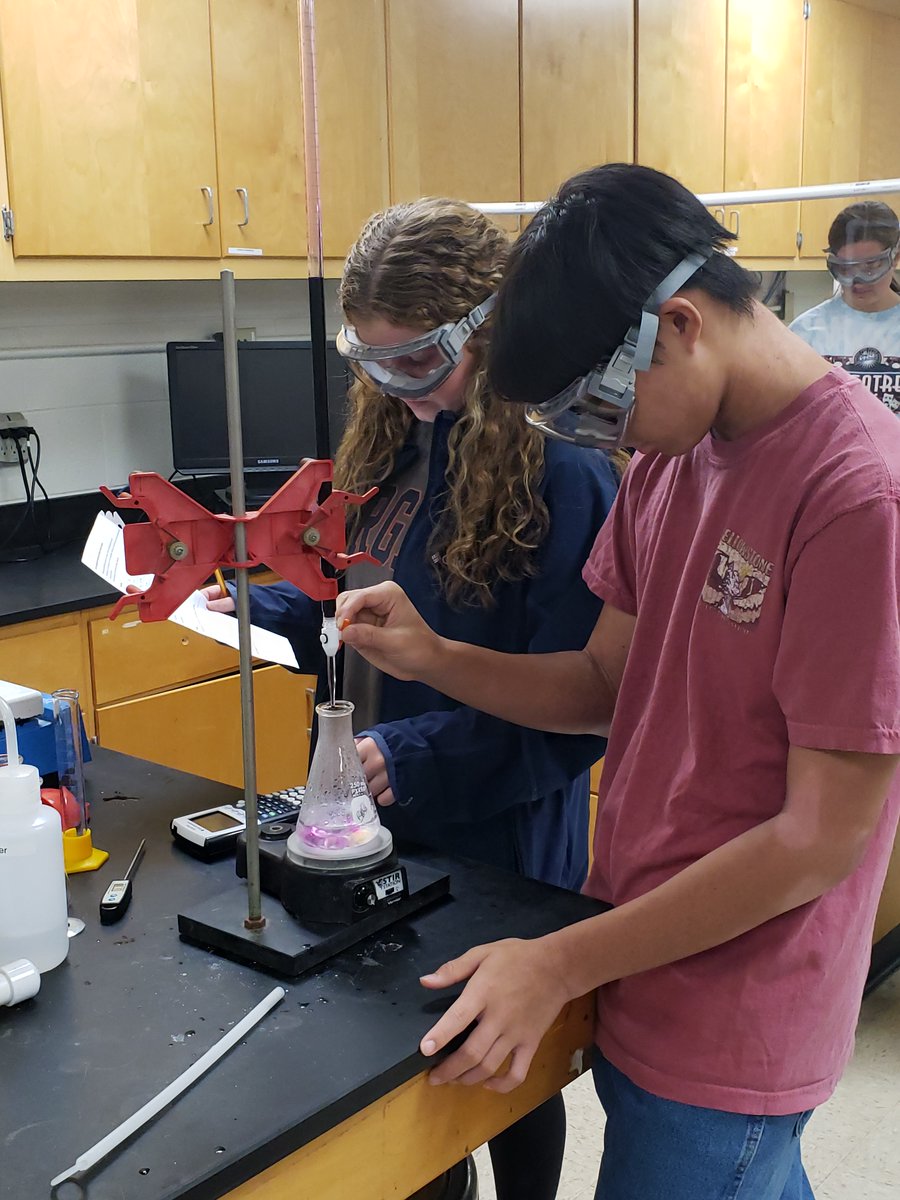 GsstChemistry's tweet photo. The chemistry students have been busy improving their lab skills. The lab focused on titration to determine the concentration of KMnO4 and H2O2. They were looking for the perfect light pink endpoint! #WeAreNewHorizons #BoldlyGoing #GSST @NHREC_VA https://t.co/8uRBhDLJbu