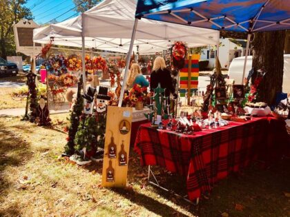 VisitNCM's tweet photo. The 46th Annual Horseshed Fair will take place on Saturday, October 1, from 10 a.m. – 4 p.m. at the First Church of Lancaster, 725 Main St., Lancaster. Crafters, quality antiques, items for sale, activities and food including Harvest Pies. 
https://t.co/lA2XUlwUK4 https://t.co/eyhhLJQq6X