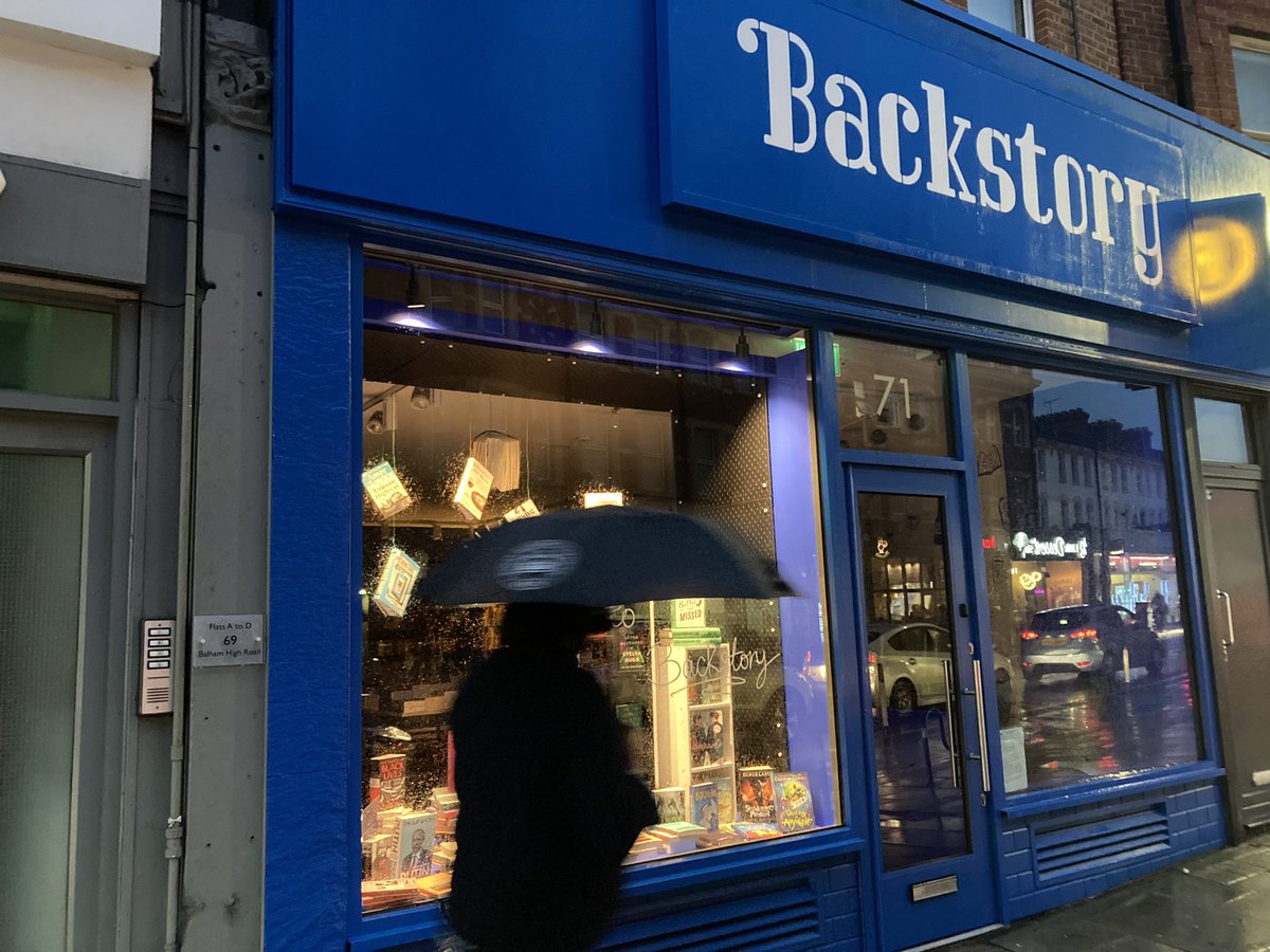 tomjrowley's tweet image. This week was crazy: everything from ‘wowee I’m building a bookshop!’ to ‘ohmybloodygod there’s so much to do’…but IT’S DONE! Tomorrow at 10am we open our doors @BackstoryLdn for the first time. We’re very excited to share our baby with you! Come for a book, stay for 🍷 or☕️