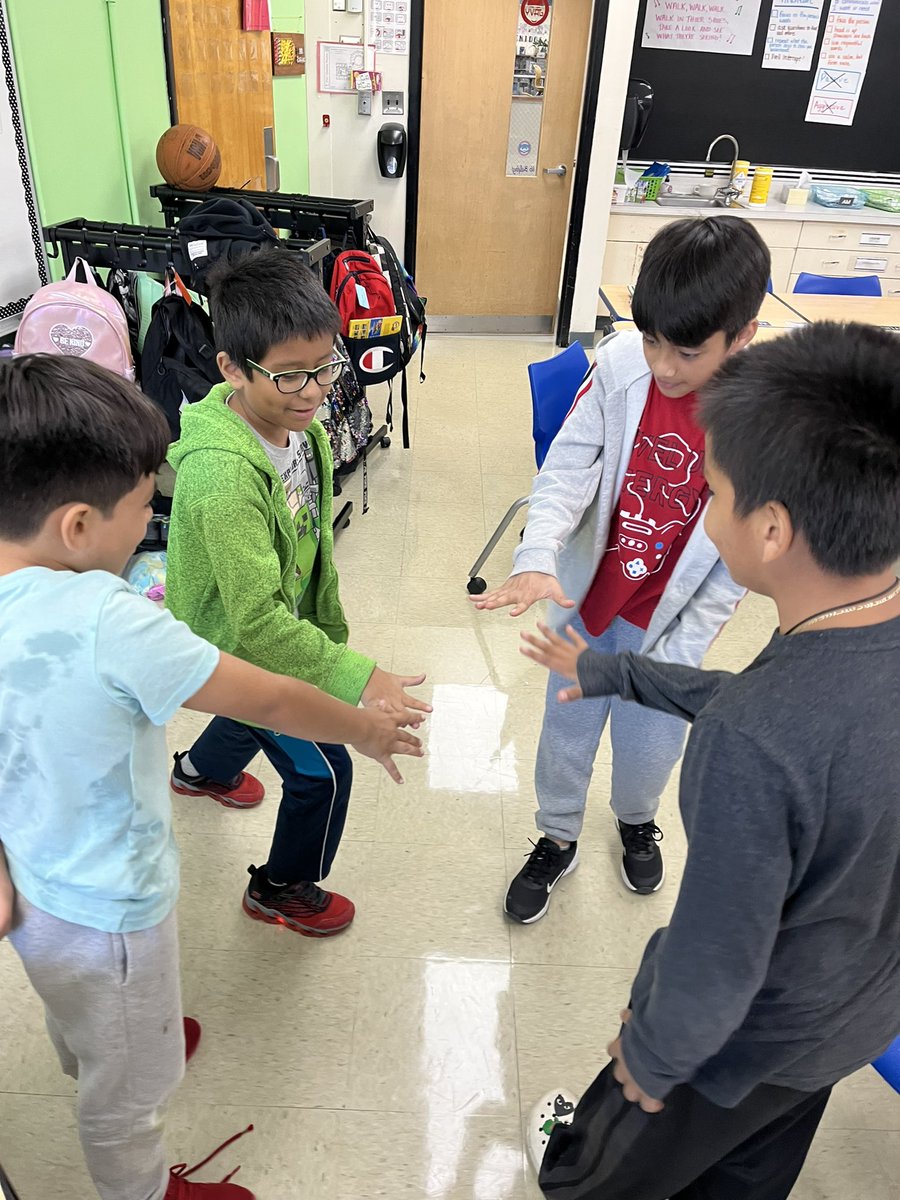 More Magic 11 Teambuilding with my afternoon friends! <a href="/KaganOnline/">Kagan Publishing & Professional Development</a>  #wdsd7