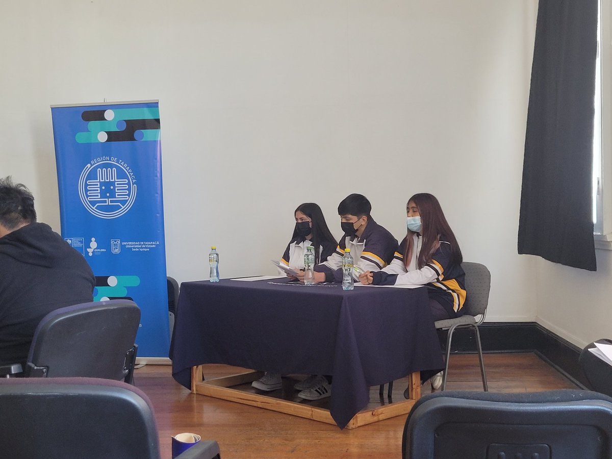 Noecilla's tweet photo. DEBATES PAR EXPLORA TARACAPÁ: Bancada en contra Colegio Inglés Iquique. https://t.co/K0Ze7Vn6Lq