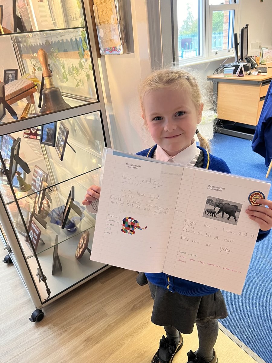 HolySpiritWA9's tweet photo. 🌟Well done to these headteacher superstars today! Miss Walsh loved seeing your wonderful work!🌟#proudheadteacher #soaringtonewheights #LiveLiveLearn https://t.co/A9ndht88u4