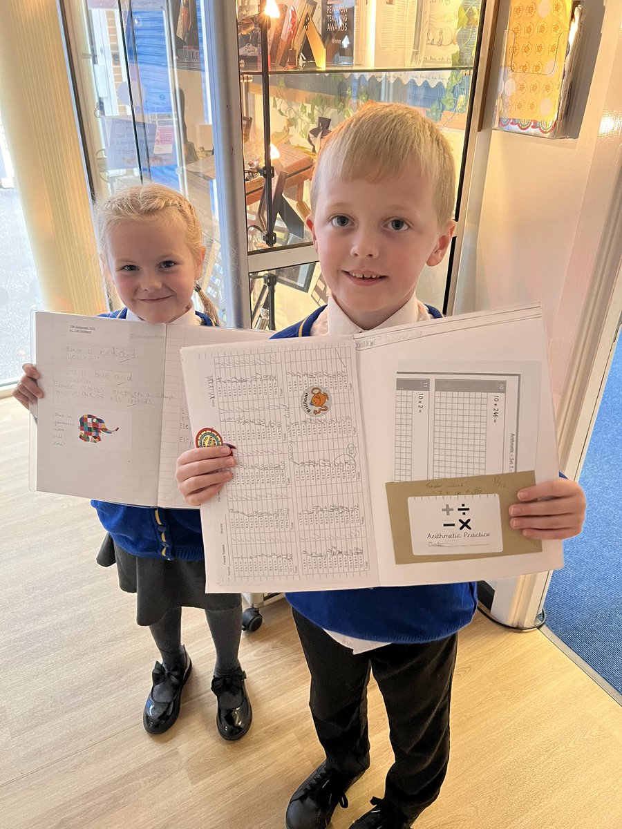 HolySpiritWA9's tweet photo. 🌟Well done to these headteacher superstars today! Miss Walsh loved seeing your wonderful work!🌟#proudheadteacher #soaringtonewheights #LiveLiveLearn https://t.co/A9ndht88u4
