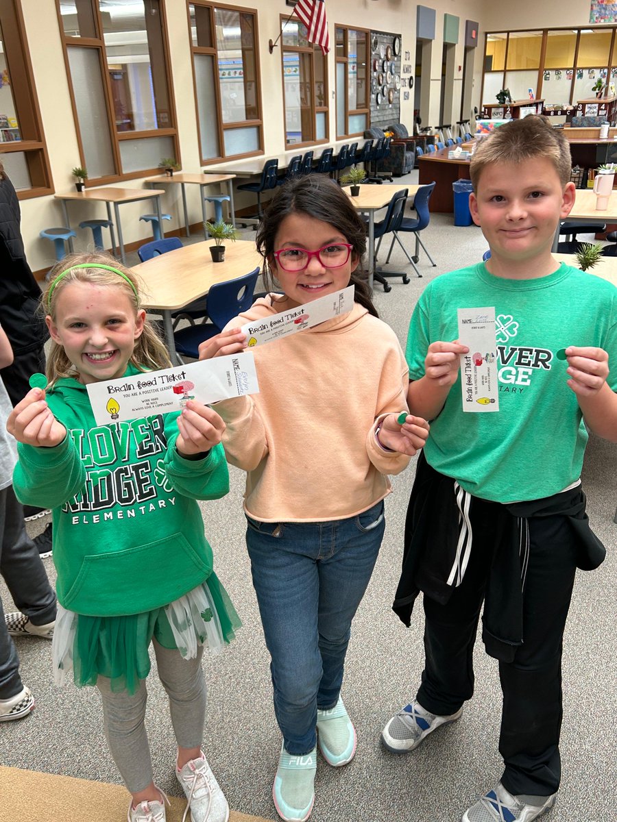 First ever prizes from the vending machine!   #Books These students were selected for being a positive leader! #workhard #benice #givecompliments #TeamCRE 🍀