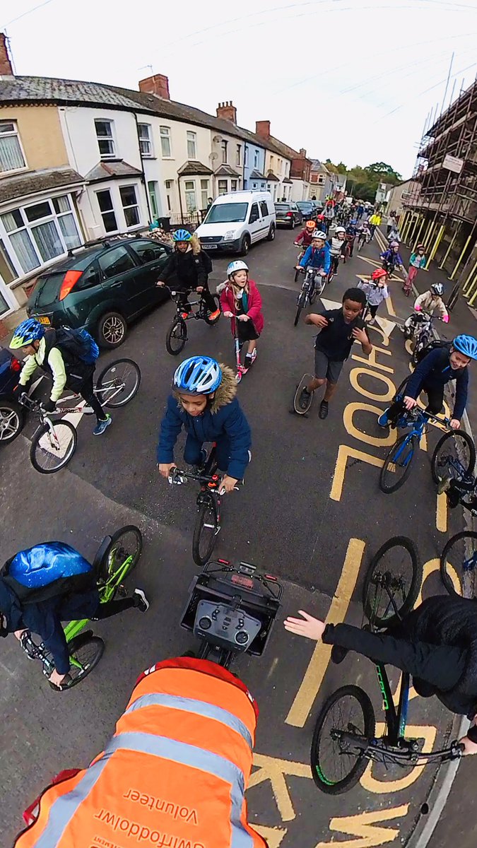 BikeWalkScoot's tweet image. Amazing turnout for #RideToRadnor Bike Bus! Humbled to be part of @RadnorCanton team making these rides happen - can’t think of a better way to travel to school! The energy &amp;amp; enthusiasm is contagious! Thanks to all staff, students &amp;amp; parents! 📸🚲🎶🤩🏴󠁧󠁢󠁷󠁬󠁳󠁿 #BikeBus #JoinTheRide