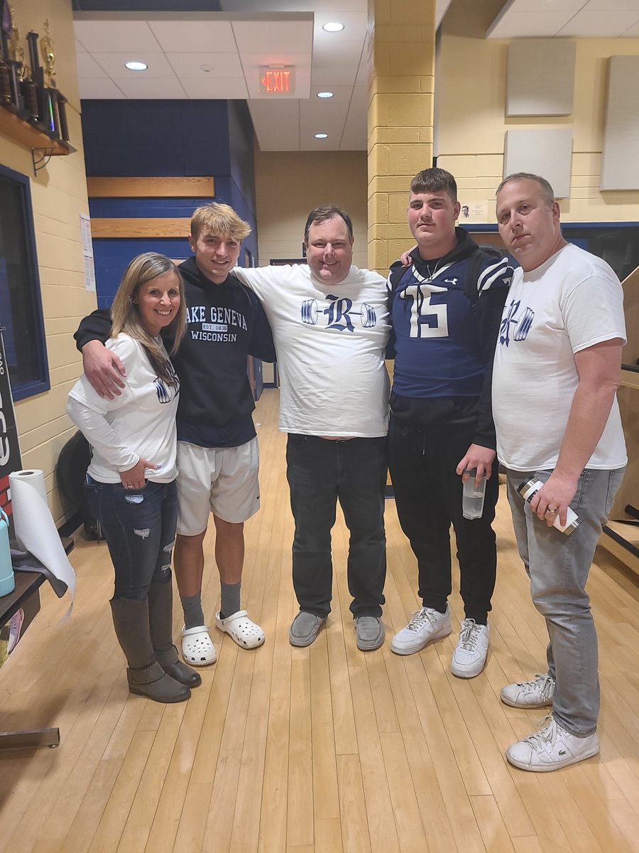 MusicReavis's tweet photo. Senior night TONIGHT!!! The Herd is ready for a GREAT evening of football!!! @tzasada #pushthepile https://t.co/IqxM8ri2qB