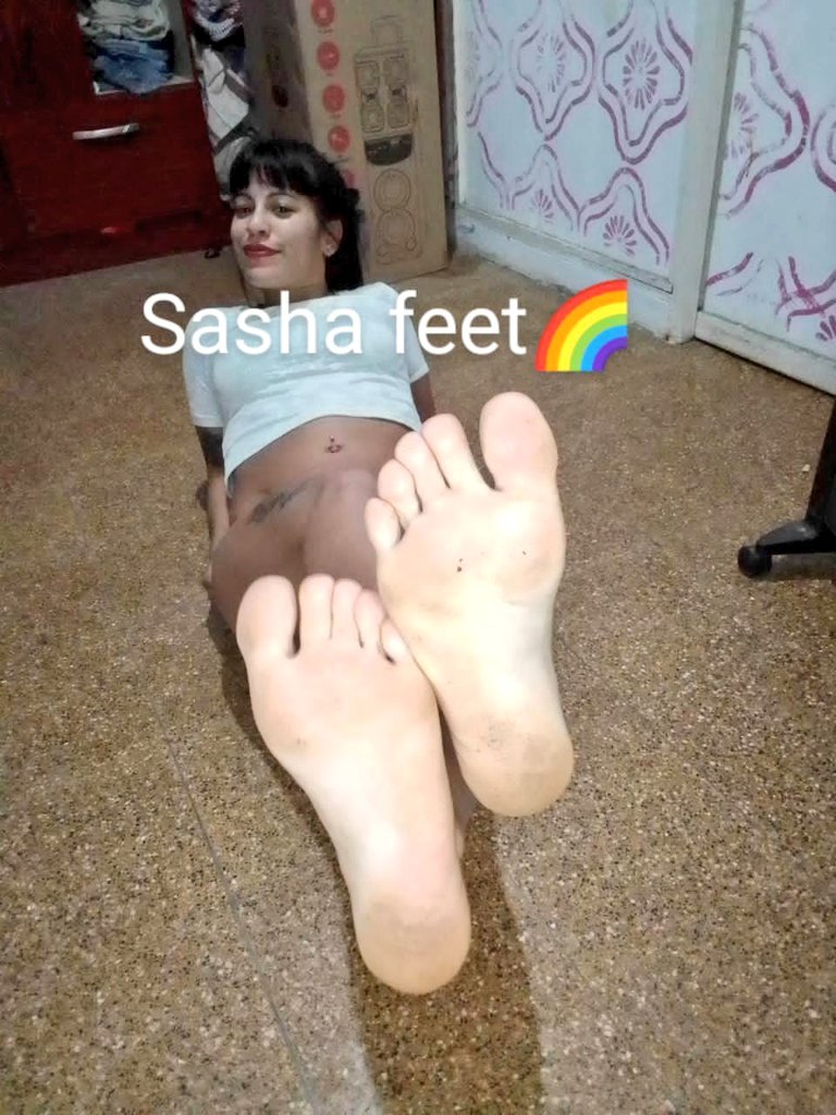 Sashafeetsoles's tweet photo. @footfetishup2 @FootFetishUP @HerPlayfulFeetx Could you help me with an RT on your page please. https://t.co/XqYjs20ZnW