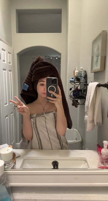 No longer stinky https://t.co/7k0YyAILa9<a href="/tag/twitch"class="tags"><span>#twitch</span></a><a href="/tag/twitchstreamer"class="tags"><span>#twitchstreamer</span></a><a href="/tag/smallstreamer"class="tags"><span>#smallstreamer</span></a>