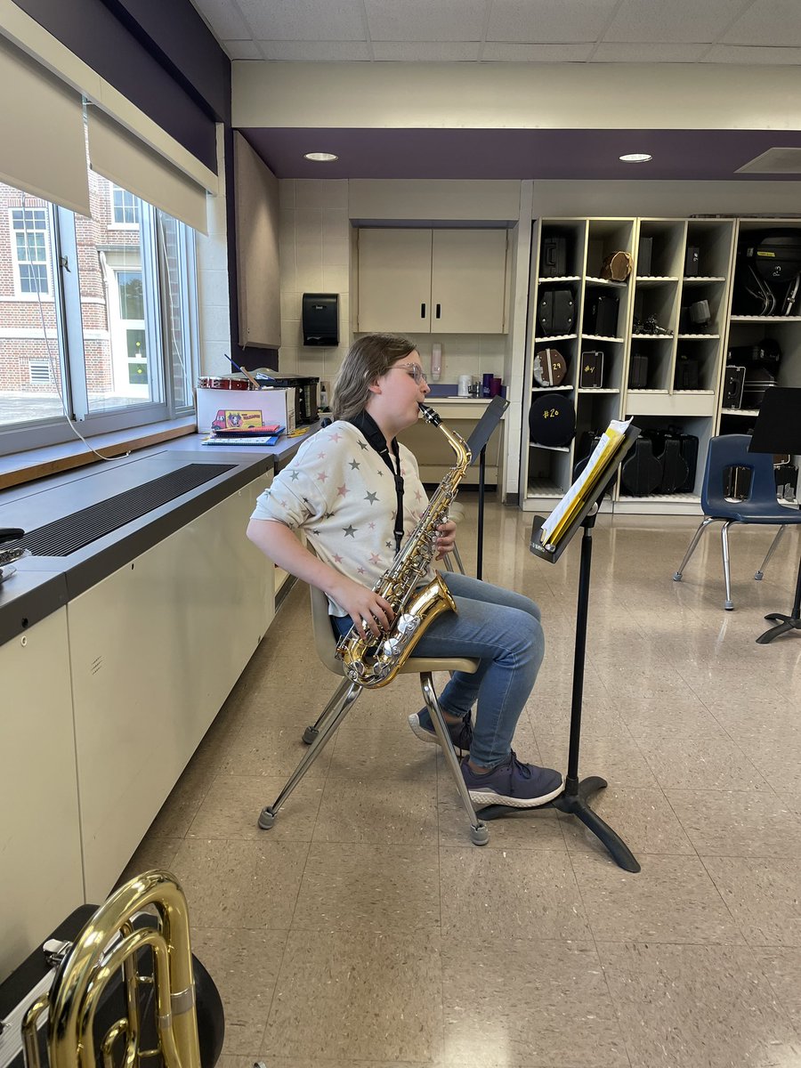 CECSD_Music's tweet photo. Maggie, a Randall Middle student, working hard in her saxophone lesson! 🎷🎵🎶💜 #DiscoverYourSound #WeAreCortland #AllMeansAll @CECSD_Music
@CECSDistrict @CECSD_Randall https://t.co/X1sz0BYyYM