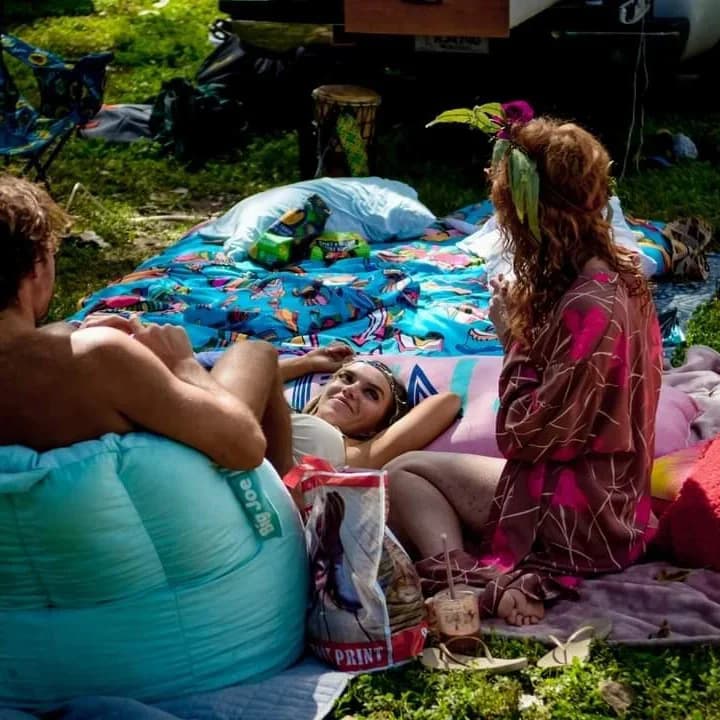 SolarpunkSummit's tweet photo. Your tribe awaits at Solarpunk Summit, less than one week away! https://t.co/GhYCHLYLjg
#Solarpunk #festival #musicfestival #conference #unity #resilience #biomimicry #community #regenerativerevolution #freedom #connection #solarpunksummit #tribe #atx #camping https://t.co/QviVrSMqpJ