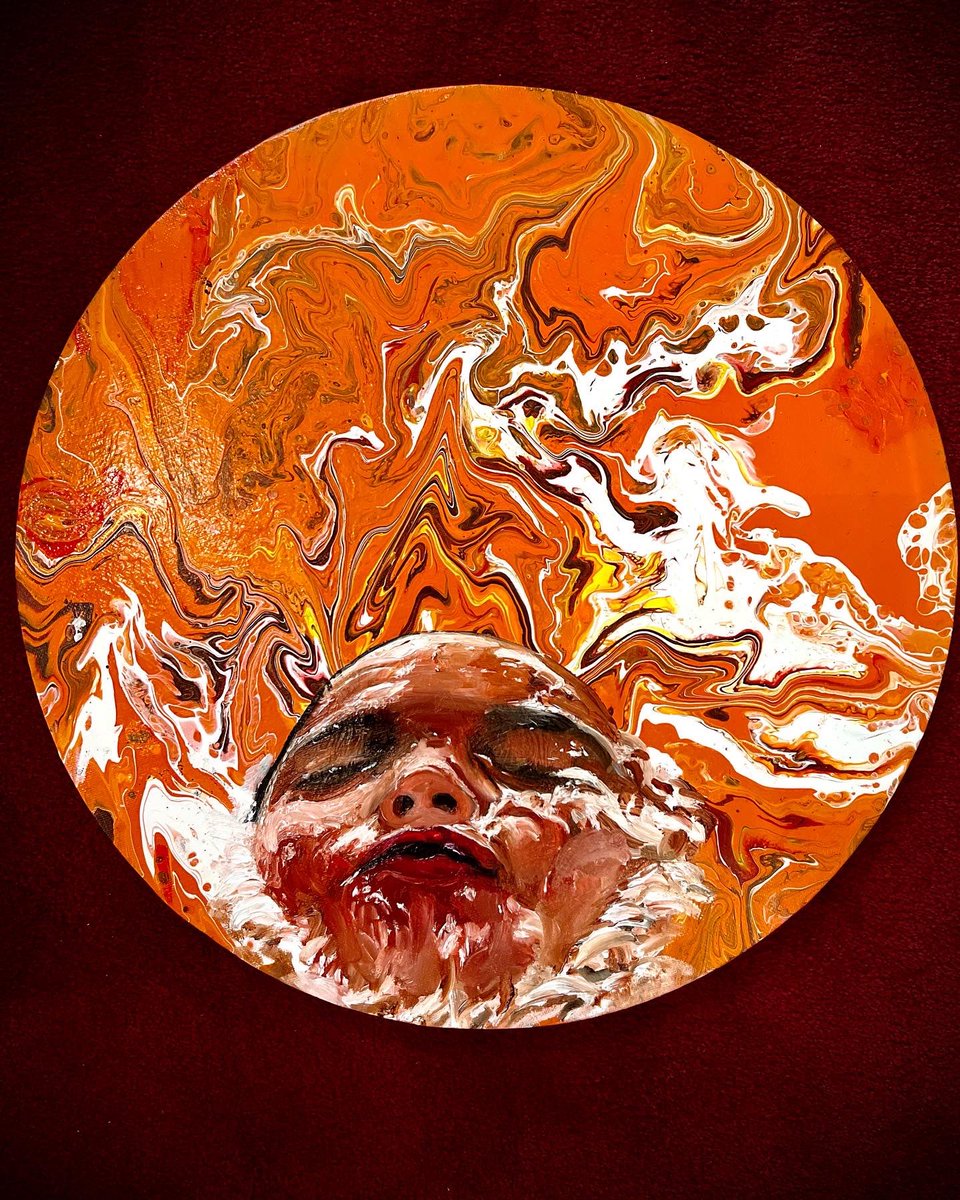 FRIDAY FOCUS: Turmoil - 40cm diameter - Oil paint on acrylic pour - Ghia, September 2022 instagram.com/p/CjI1uuHJKVJ/…