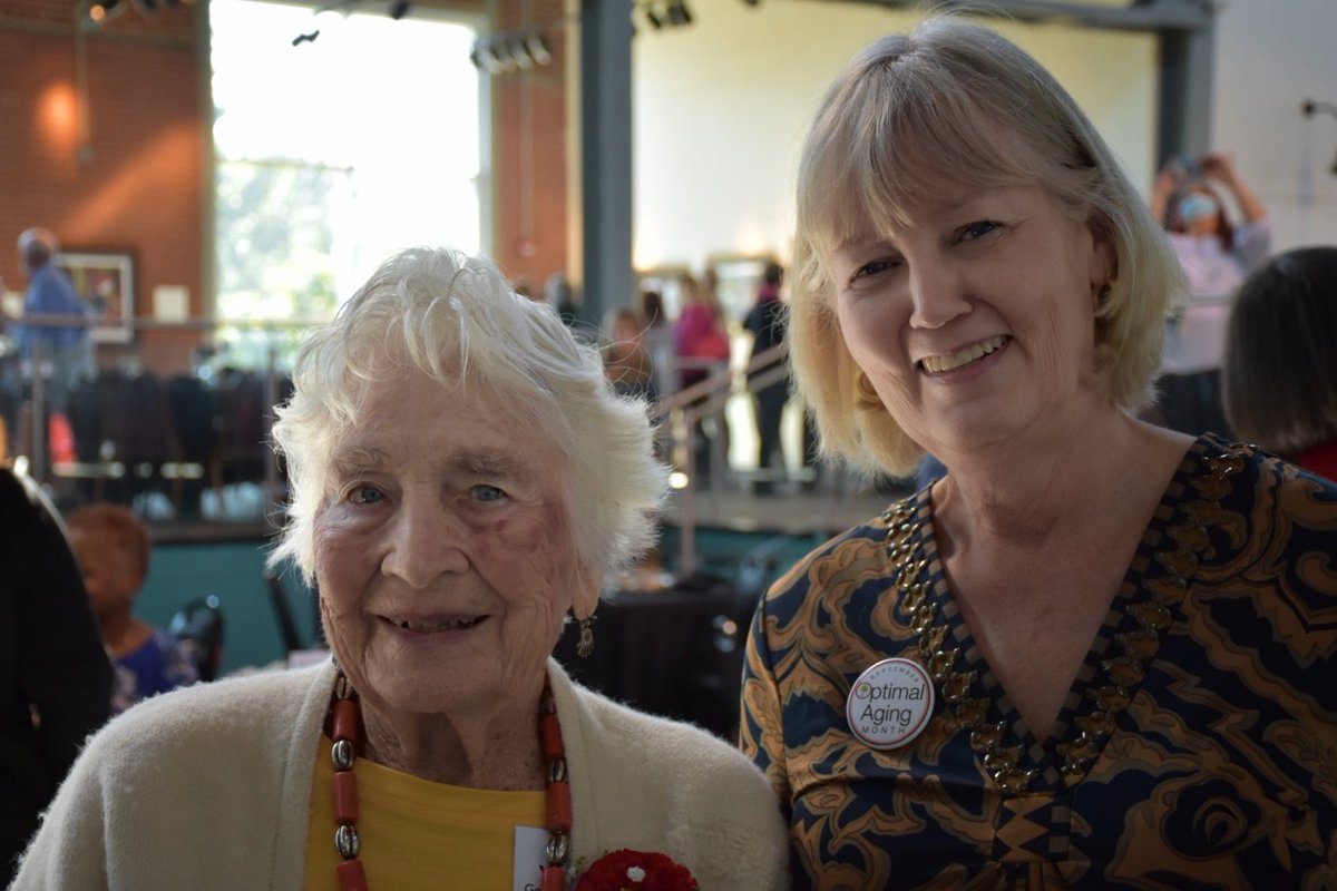 AARPKY's tweet photo. Congratulations to all the inspiring Gold Standard of Optimal Aging Honorees❣️ Your stories and spirits are inspiration to all as we age! 
➡️ Meet all the @TragerInstitute 2022 honorees, here➡️ https://t.co/G5GGw9LFME #optimalaging 
#agingwell #agefriendly #Louisville https://t.co/x79PXFH3bq