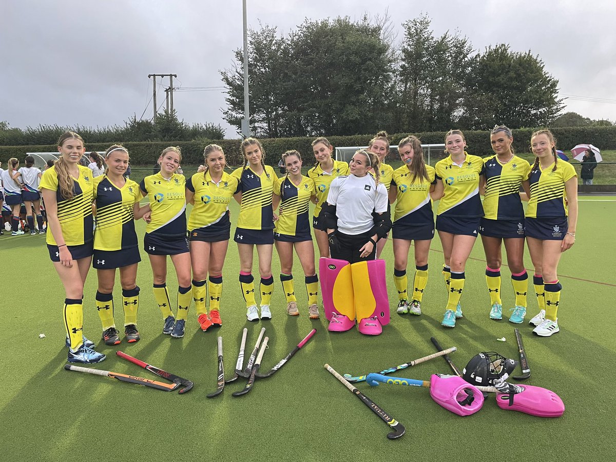 KGSHockey's tweet photo. Final whistle 2-1 to @KirkhamGrammar 1st XI and 0-2 in the 2nd XI game 
Two great end to end matches with two very pleasing results #happygirls #whatanight https://t.co/YRQRSc2Yha