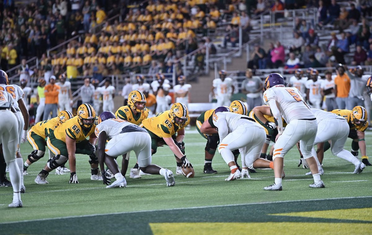 CoachChewy80's tweet photo. Start fast, stay fast, be physical! Excited for another opportunity to compete with this group tomorrow! #RunOffTheBall #CGO #CatTough https://t.co/SmRWtFNRSa