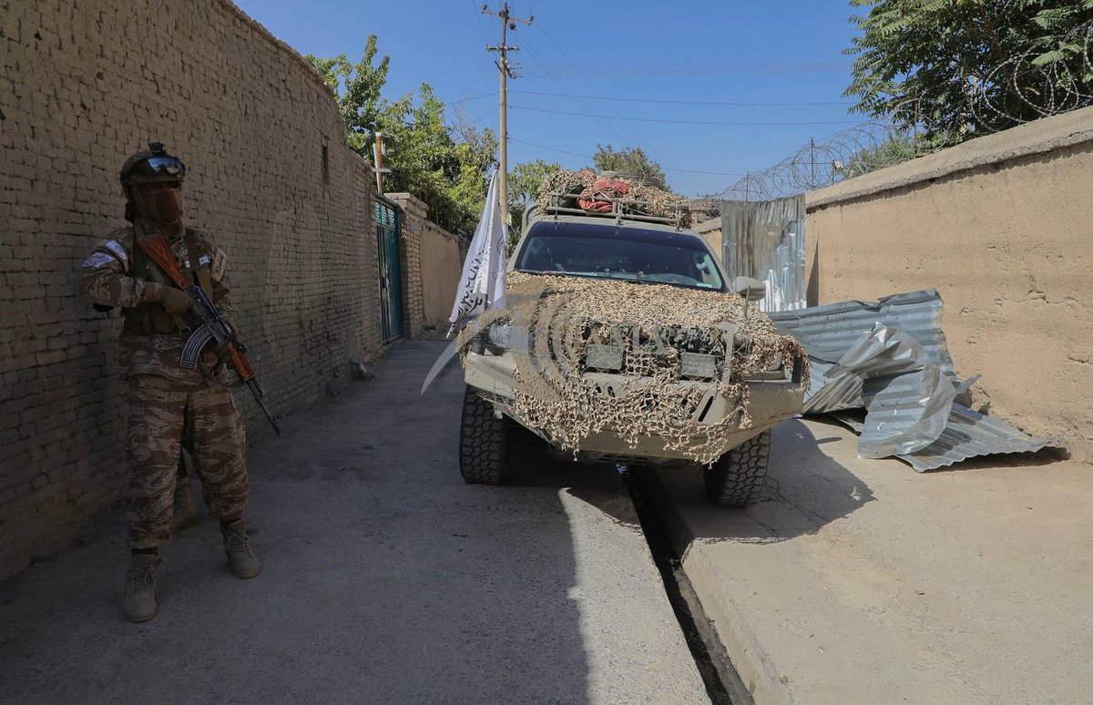 AgencyAfghan's tweet photo. 19 people killed after blast targets an educational center in Kabul
Afghanistan: 19 people were killed, and dozens were wounded after a blast hits Kaaj educational center during teenagers were taking practice exams in Kabul, Afghanistan, on September 30, 2022. https://t.co/R84YMdHyT5