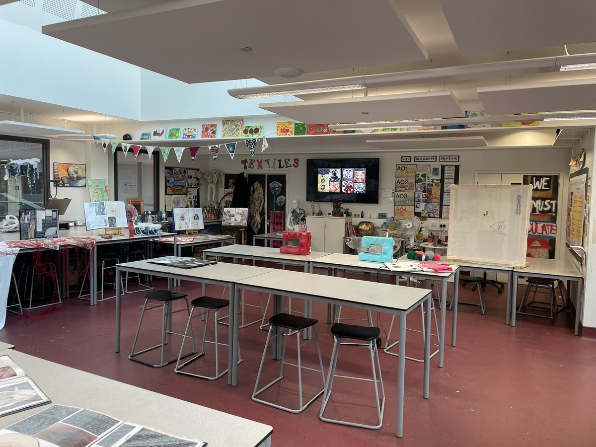 Our Textiles room in the artbarn looking brilliant for open evening. The students work on display looked fantastic. Very proud of our textile artists past and present 🪡 🧵 <a href="/KBuccleuchA/">KBA</a> <a href="/art_kba/">KBA Art Department</a>