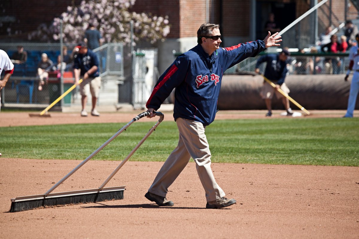 PortlandSeaDogs's tweet photo. Today we say goodbye and thank you to Senior Vice President John Kameisha. John is retiring after a 35-year career in @MiLB including 29 years with the Sea Dogs. Thank you, John, for helping to make the Sea Dogs one of the premier franchises in MiLB. https://t.co/URqsPh0Z2Y