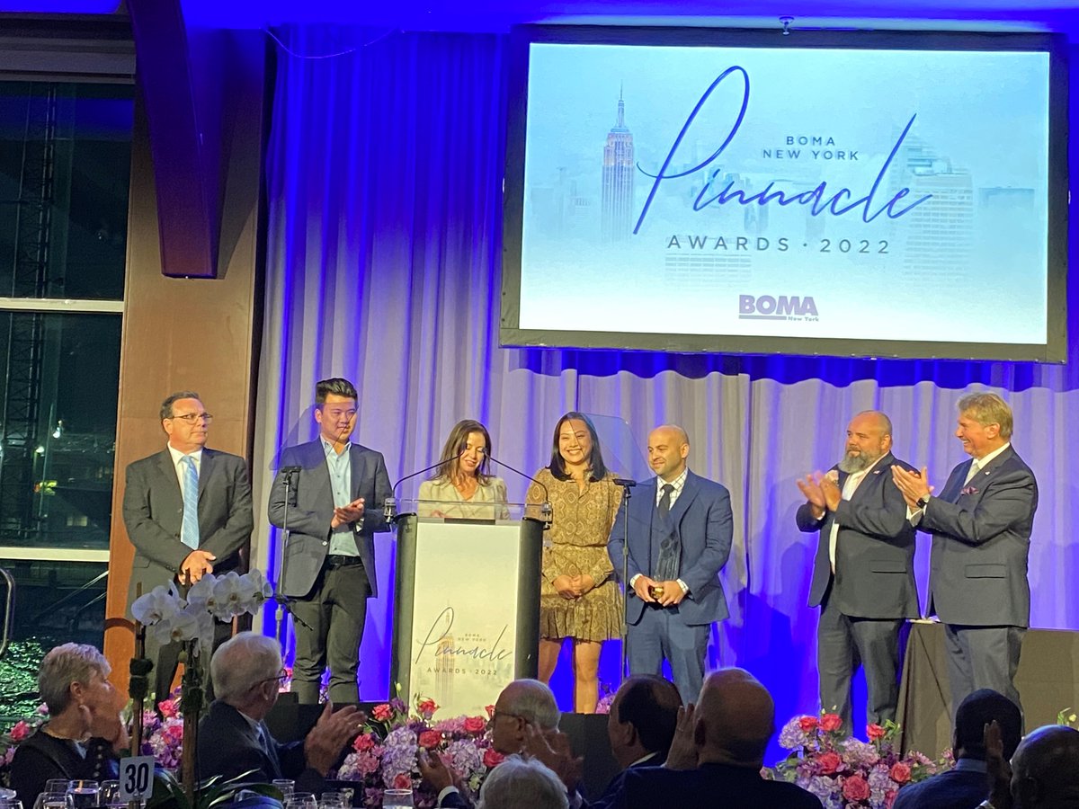 ColumbiaCXP's tweet photo. #315ParkAvenueSouth received @BOMA_NY's 2022 #PinnacleAward for Operating Building of the Year in the 250k-499k sf category. Congratulations to our Property Management and Operations team for this well-deserved recognition of your outstanding efforts.
#BOMANY #CXPCommunity https://t.co/v63rm3LgDy