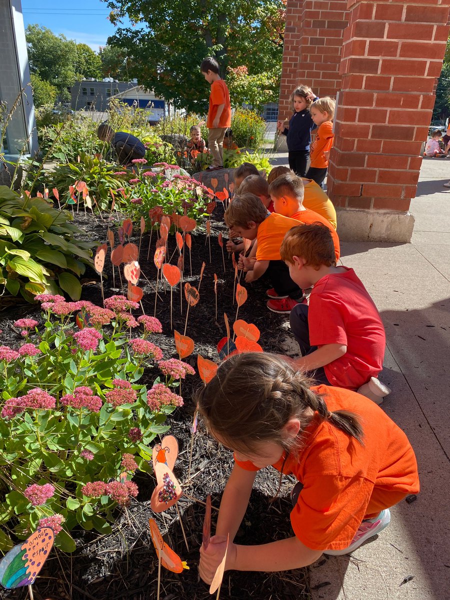 MundysBayPS's tweet photo. Our youngest take time to plant some love for all children. #TruthAndReconciliation #everychildmatters #bethechange @SCDSB_Schools https://t.co/BOrPIdrRO6